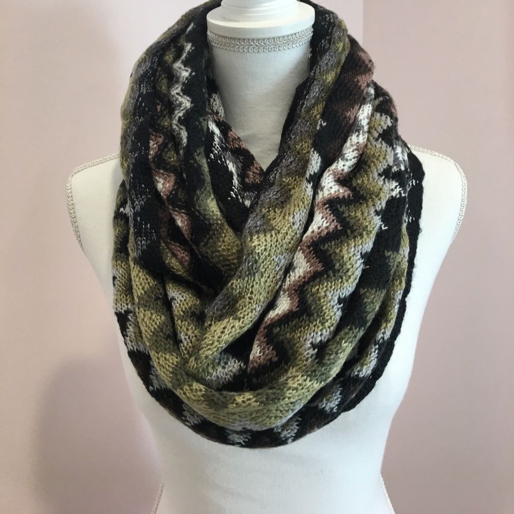 Chunky Chevron Infinity Scarf